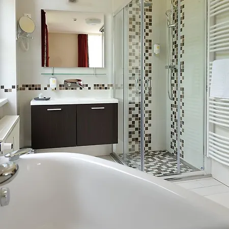 מלון Corner & Kavehaz 3*