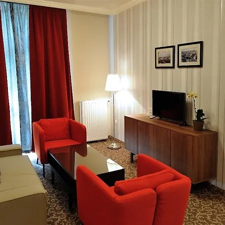 מלון Corner & Kavehaz 3*