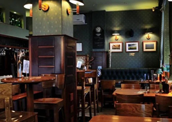Corner & Kavehaz Dunaújváros