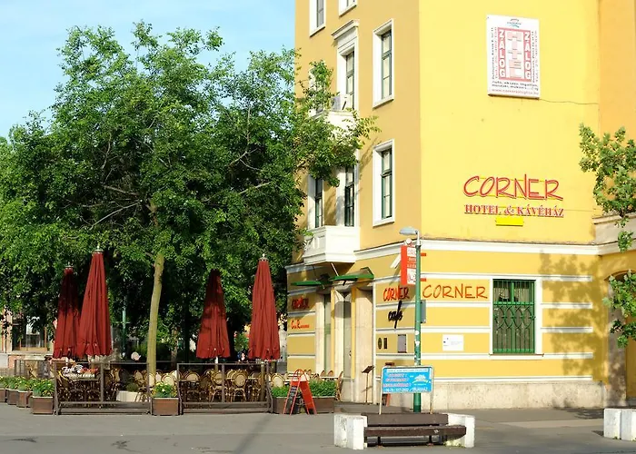 Hotel Corner & Kavehaz Dunaújváros