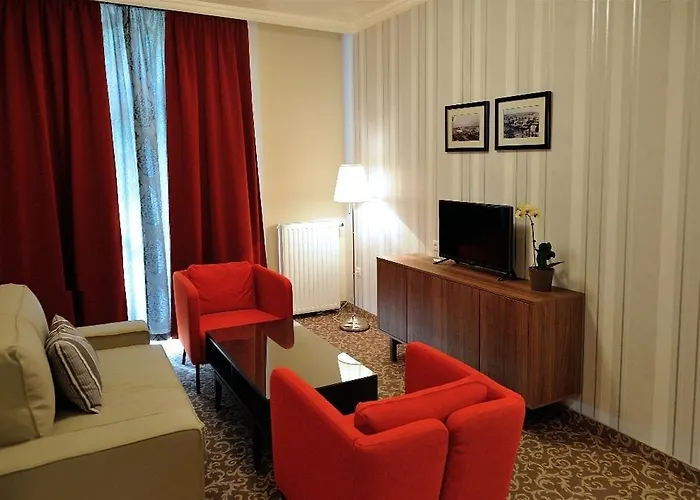 Hotel Corner & Kavehaz 3*