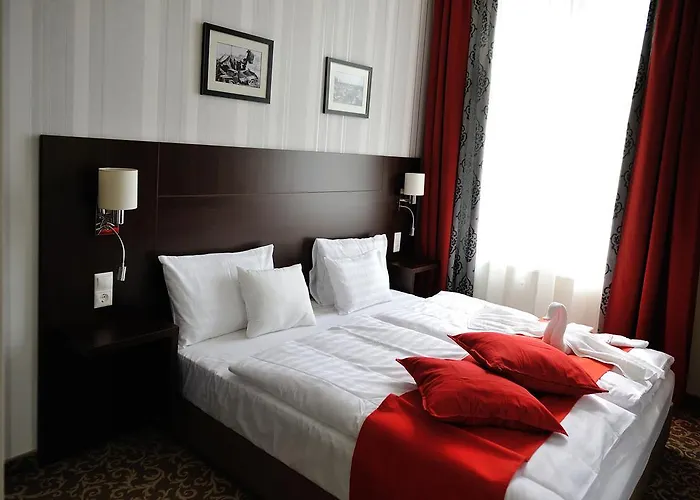 Corner & Kavehaz Hotel 3*